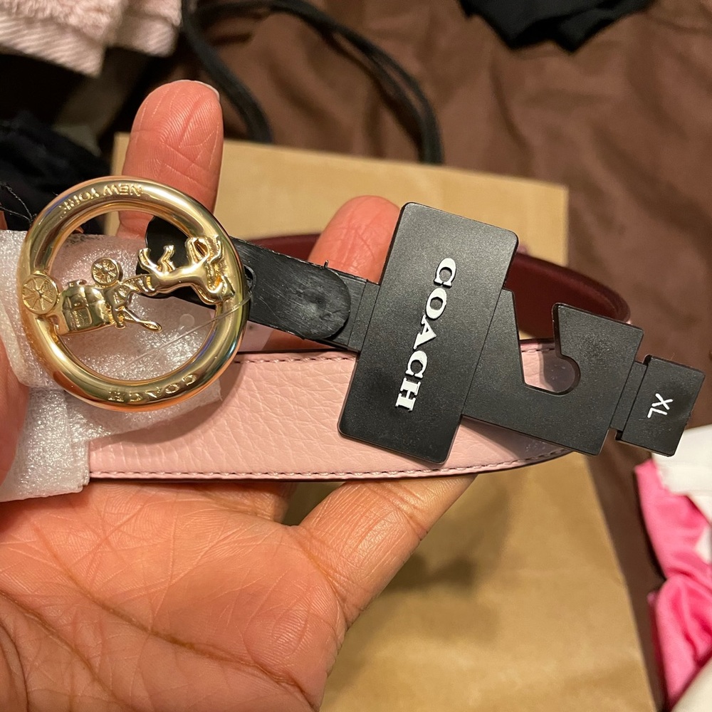 Coach belt with horse and carriage buckle